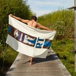 Personlig fotball tegneserie karakter monogram stripe overdimensjonert hurtigtørkende strandhåndkle ferie tilbehør bursdagsgave for fotballelskere