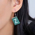 Spersonalizowane kreatywne mini kolczyki w kształcie książki z inicjałem Urodzinowy zabawny prezent dla miłośników książek Mól książkowy