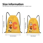 Mochila de cordón personalizada con el nombre y la inicial de un personaje de fútbol de dibujos animados Regalo de viaje para los amantes del deporte