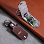 Personalisierter PU-Leder Schlüsselanhänger mit Foto Eingraviertem Text Vatertag Muttertag Jahrestag Geschenk für Papa Mama