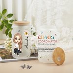 Personalisierte Chaos-Koordinator Cartoon-Charakter 20oz gefrostetem Glas Becher mit Geburt Blume und Stroh tägliche Reise Geburtstag Geschenk für Familie