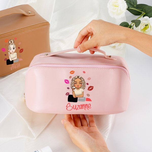 Sac Cosmétique Grande Capacité Personnalisé avec Nom Image de Fille Style Rouge à Lèvres Essentiel Portable pour Voyage Cadeau Anniversaire pour Femme