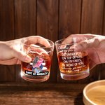 Vaso de whisky de 10oz personalizado con los nombres de los personajes de dibujos animados Abrazos Aniversario San Valentín Regalo para Pareja