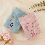 Personalizada de dibujos animados de Graduados Nacimiento Flor de cuero de tres pliegues billetera con nombre y titular de la tarjeta de cumpleaños de graduación de regalo para las mujeres
