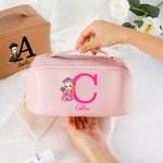 Personalizado Cartoon Character Initial Bolsa de maquillaje de cuero con nombre Graduación Viaje Essentials Regalo para Mujeres Niñas