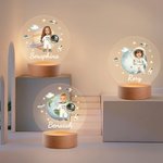Astronauta Personalizado Planet Face Foto LED Luz de Noche con Nombre y Base de Madera Cute Room Decor Cumpleaños Baby Shower Gift for Kids