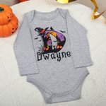 Personlig Wizard Hat Bat Doodle Initial 100% bomull Unisex Baby Bodysuit T-skjorte med navn Halloween festgave til baby gutter jenter