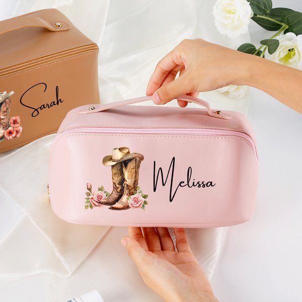 Personalisierte Geburt Blume Western Cowgirl Stiefel Hut Design Name PU Leder Kosmetiktasche mit Griff Portable Reisezubehör Geburtstagsgeschenk für Frauen
