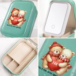 Portagioie da viaggio in pelle con design coppia di orsetti e lettera iniziale specchio LED a tre colori regalo di San Valentino per le donne