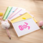 Cuaderno de espiral A5 personalizado con nombre de conejito y set de bolígrafo con 156 páginas rayadas Regalo de cumpleaños de Pascua para niños y niñas