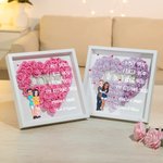 Personalisierte Cartoon Paar umarmt Liebe Rose Papier Blume Schatten Box Rahmen mit Namen Valentinstag Jahrestag Geschenk für Paar