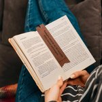 Marcapáginas de piel personalizado con texto grabado regalo de cumpleaños para los amantes de los libros