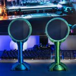 Spersonalizowany stojak na słuchawki Cyberpunk z regulowanym oświetleniem LED Dekoracja domu Prezent urodzinowy dla entuzjasty technologii dla graczy