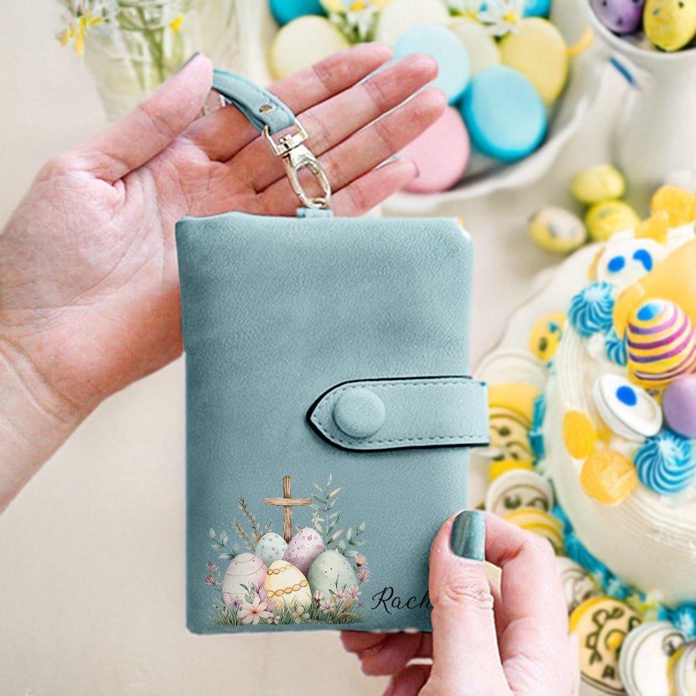 Personalizado portátil floral cruz huevos de Pascua de cuero de tres pliegues billetera con nombre y correa de muñeca de cumpleaños de Pascua de regalo para las mujeres cristianas 2