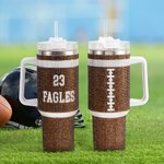 Tumbler isolato da 40 once con numero e nome per uso quotidiano, regalo di compleanno per gli amanti dello sport.