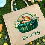 Conejito durmiente personalizado en una cesta Bolsa de yute grande con nombre Huevos de Pascua Caza Regalo de cumpleaños para niños