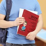 Personalisierte MBTI-Definition Cartoon-Charakter A5 Leder Notizbuch mit Namen Geburtstag Geschenk für Familie
