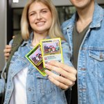 Personalisierte Klassische Pixel Figuren TCG Poke Karte mit Namen Text Du Bist Alles Für Mich Jahrestag Valentinstag Geschenk für Paare