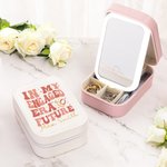 Personalizado En Mi Era Comprometida Futuro Joyero de viaje de cuero PU con nombre y espejo de maquillaje LED Regalo de compromiso de San Valentín para mujer