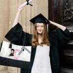 Personalisierte Cartoon Graduate Character Pink Bow Initial Canvas große Tragetasche mit Namen Geburtstag Reisezubehör Geschenk für Frauen