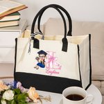Personalisierte Cartoon Graduate Character Pink Bow Initial Canvas große Tragetasche mit Namen Geburtstag Reisezubehör Geschenk für Frauen
