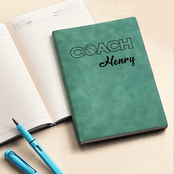 Personalizado Deportes Fútbol Baloncesto Entrenador Nombre Cuaderno de cuero con 200 páginas rayadas Cumpleaños Apreciación Regalo para el entrenador