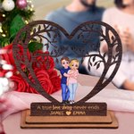 Targa in legno con nomi incisi Decorazione da scrivania per San Valentino Regalo di anniversario per coppie