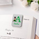 Gepersonaliseerde Cartoon Afgestudeerde Initiaal Magnetische Boekenlegger Clip met Naam Verjaardag Afstudeercadeau voor Boekenliefhebber Boekwurm