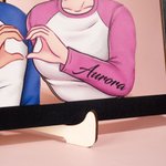 Marco de madera con soporte y personaje de dibujo animado con gesto de corazón personalizado regalo de San Valentín o aniversario para pareja