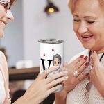 Taza para sorber con nombre, tapa y asa, personalizada, multicolor, con mariposa, personaje de dibujos animados, iniciales, 12 oz, regalo de cumpleaños para ancianos