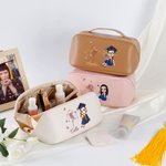 Gepersonaliseerde Cartoon Afstuderen Horoscoop Geboorte Bloem Lederen Wijd Openende Make-up tas met naam Verjaardag Afstuderen Gift voor vrouwen