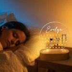 Pendientes de cumpleaños personalizados en forma de corazón LED redondo acrílico con nombre y base de madera Pendientes de almacenamiento Versátil decoración del hogar Regalo para las mujeres