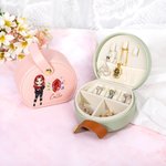 Personalisierte Mode Cartoon Girl Floral Birthstone Portable Leder Hand-held-Schmuck-Box mit Namen Travel Essentials Geburtstag Geschenk für Frauen Mädchen