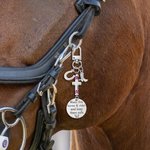 Personalisierte Western Kreuz Hufeisen Pferd Sattel Perlen Charme mit Namen Pferdesport Geburtstag Geschenk für Pferdeliebhaber Besitzer