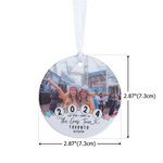 Gepersonaliseerd The Eras Tour Friendship Bracelet Design Foto Keramisch Kerst Ornament met Stad en Jaar Kerstboom Decor Cadeau voor Muziekliefhebber