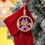 Ornement personnalisé en bois avec ruban gravé de sensibilisation au cancer et nom de l'année Décoration de l'arbre de Noël Cadeau de survivant pour les femmes qui luttent contre le cancer