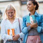 Personalisierte Geburt Blume elastische Leder Federtasche Halter Lesezeichen mit Namen Geburtstag Briefpapier liefert Geschenk für Bücherwurm Buchliebhaber