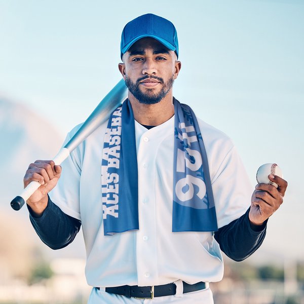 Serviette de bain super absorbante personnalisée avec nom, numéro et texte anniversaire Accessoires de sport Cadeau pour les amoureux du baseball