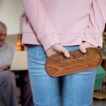 Vassoio portaoggetti in legno personalizzato Empty Your Pockets con titolo e nome incisi Organizzatore da scrivania Festa del papà Regalo di compleanno per uomo