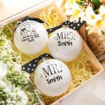 Personalizada Sr. y la Sra. ornamento de la boda Juego de 3 bolas colgantes de Navidad Fiesta de Navidad Árbol de Navidad Decoración Recién casados Pareja Aniversario Regalo