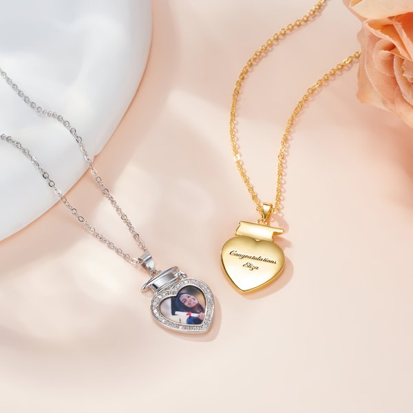 Collana personalizzata con foto di zircone con testo inciso Gioielli per laureati Regalo di compleanno per donne
