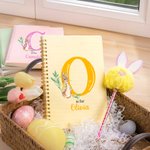 Personalisierte Cute Bunny Initial A5 Spiral Lined Notebook und Pom Puff Pen Set mit Namen Geburtstag Ostern Geschenk für Jungen Mädchen