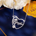 Collier en Cœur avec Prénom Année Pierre de Naissance Personnalisés Pendentif de Stéthoscop pour Infirmière Cadeau Remise des Diplômés