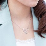 Collier en Cœur avec Prénom Année Pierre de Naissance Personnalisés Pendentif de Stéthoscop pour Infirmière Cadeau Remise des Diplômés
