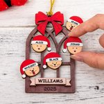 Ornement de Noël personnalisé en bois pour fenêtre et couronne avec 1-9 noms gravés et année Cadeau de décoration d'intérieur pour la famille et les amis