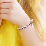 Personalisierte niedliche Kaninchen Charme bunte elastische Perlen Armband mit Namen Ostern Geschenk für Kinder Mädchen