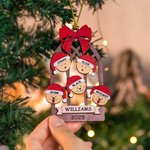 Ornement de Noël personnalisé en bois pour fenêtre et couronne avec 1-9 noms gravés et année Cadeau de décoration d'intérieur pour la famille et les amis