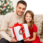 Ornement de Noël personnalisé en bois pour fenêtre et couronne avec 1-9 noms gravés et année Cadeau de décoration d'intérieur pour la famille et les amis