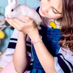 Personalisierte niedliche Kaninchen Charme bunte elastische Perlen Armband mit Namen Ostern Geschenk für Kinder Mädchen