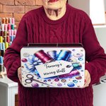 Personalisierte Knopfspule Schere Design Nähen Zubehör Weißblech Aufbewahrungsbox mit Text Geburtstag Muttertag Geschenk für Mom Sewing Lovers